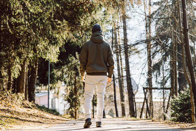 Entlang des Bienenwegs, dessen erste Schautafeln nur fünf Gehminuten von unserem Hotel entfernt liegen, lässt sich Wissen mit Wandern kombinieren.